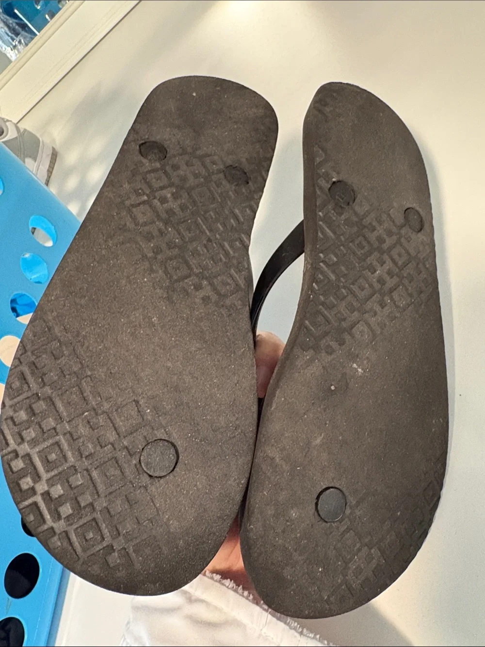 Tory Burch Black Floral Logo Flip Sandals - Picture 2 of 2